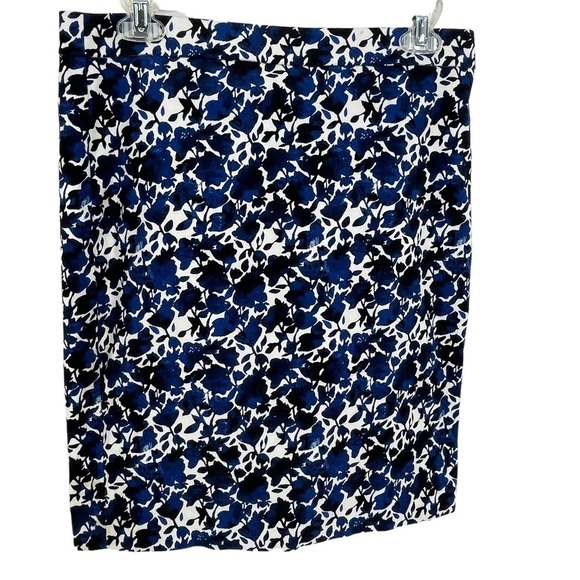 J. by J. Crew Blue/White/Black Abstract Floral Print Pencil Skirt - Sz 4 - Picture 1 of 10